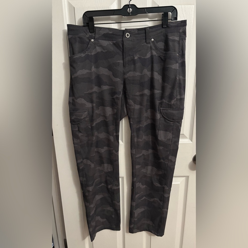 KUHL | Freeflex Roll-Up Pant‎ Gray Camo Women's Sz 12S Short #6326